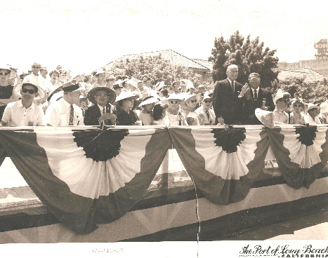 1965 Mayors Wade and Hirata at the American Beauty Pageant Parade.